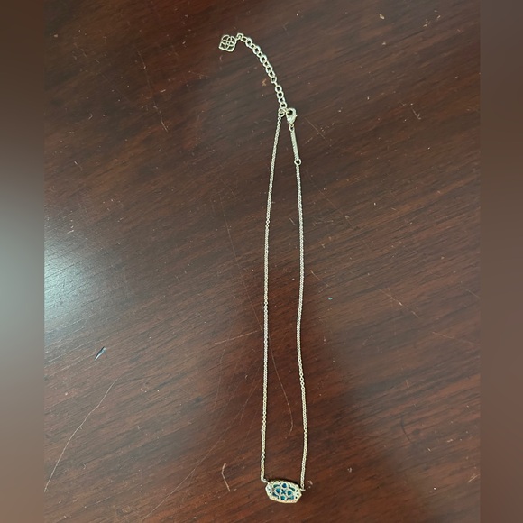 Blue sparkle gem with gold chain Kendra Scott necklace, in great condition - Picture 3 of 3